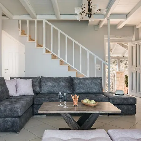 Evanthia Villa