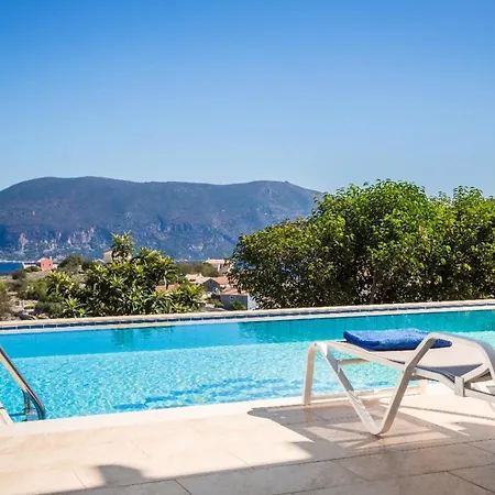 Evanthia Вилла Фискардон