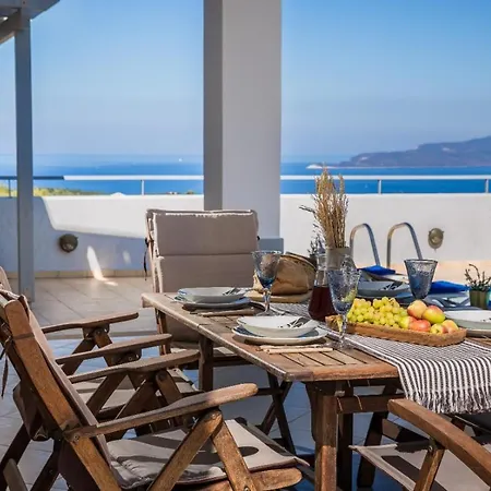 Вилла Evanthia Фискардон