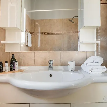 Вилла Evanthia Фискардон