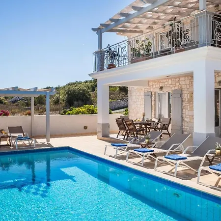 Evanthia Вилла Фискардон